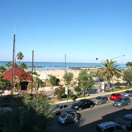 奥罗拉别墅酒店 4*