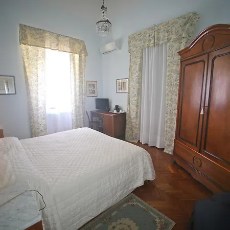 奥罗拉别墅酒店 住宿加早餐酒店 4*