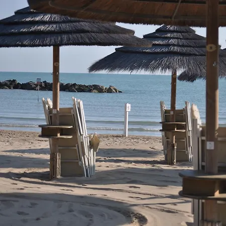 奥罗拉别墅酒店 佩斯卡拉